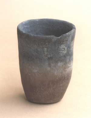 The cup from Badari or early Naqada I culture